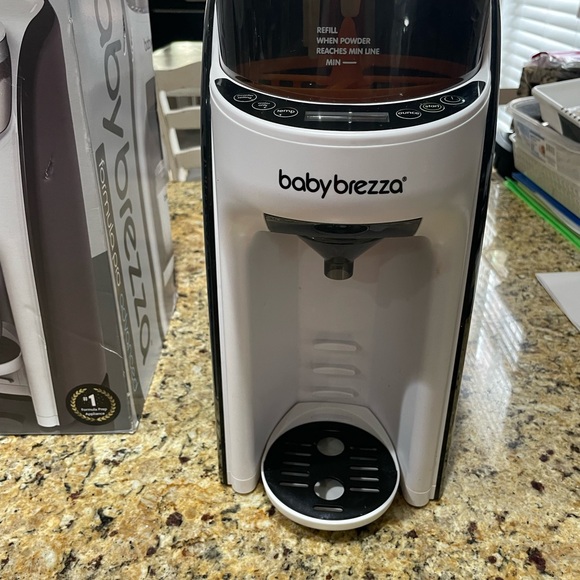 Baby Brezza Formula Pro Advanced - Picture 2 of 3